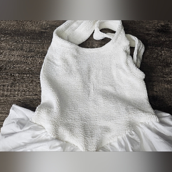 Hunza G Denise frill white swimsuit - Picture 10 of 11